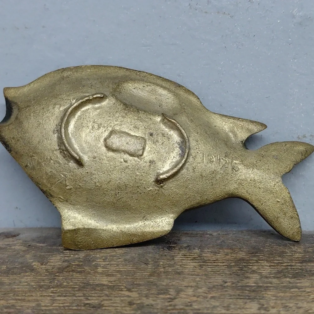 Vintage Brass Fish-Shaped Decor